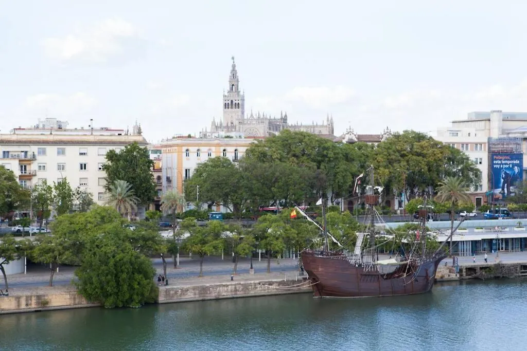 Triana En Plena Calle Betis Maravilloso Apart. Seville Apartment